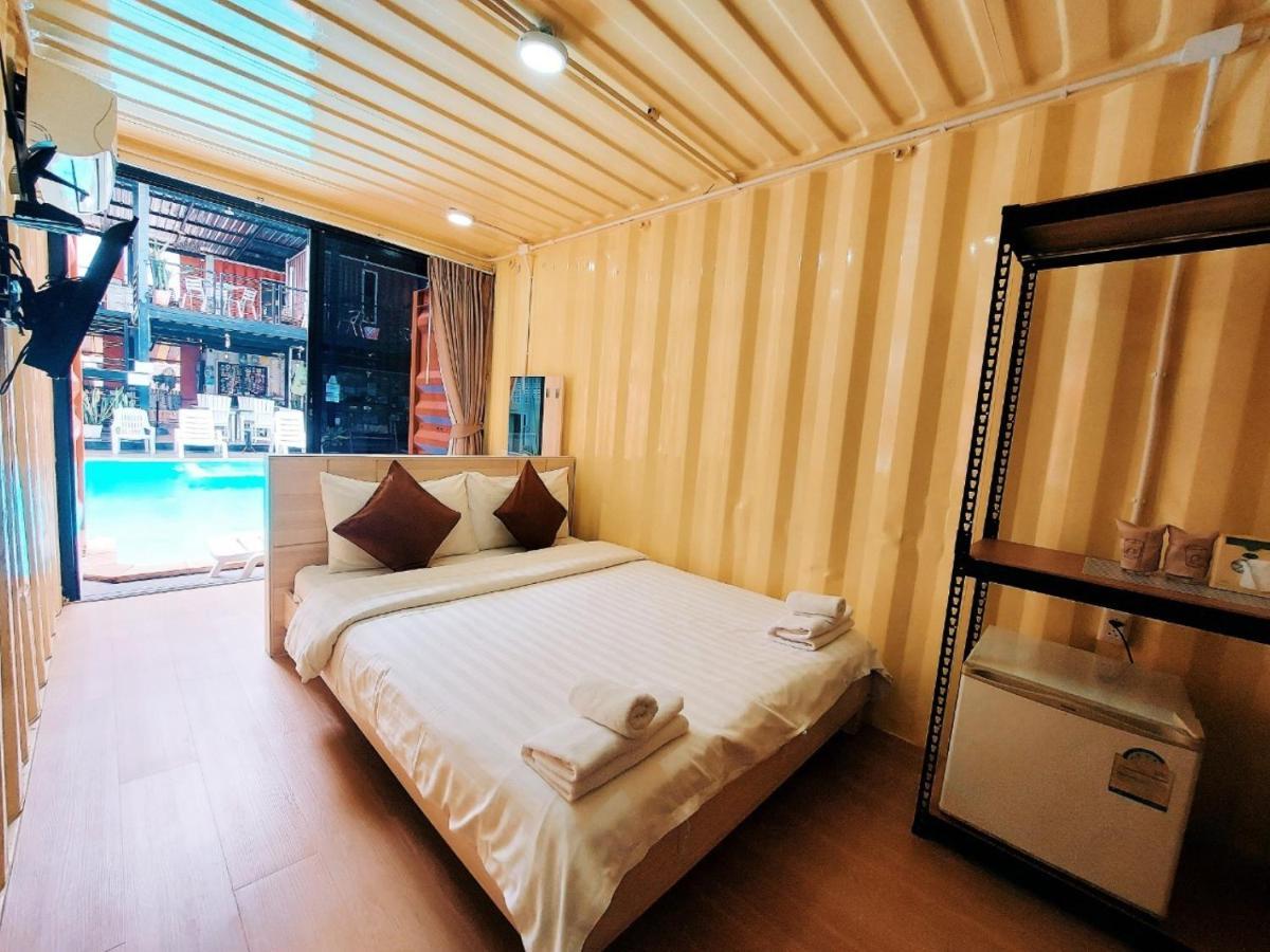 Retro Box Hotel Chumphon Esterno foto