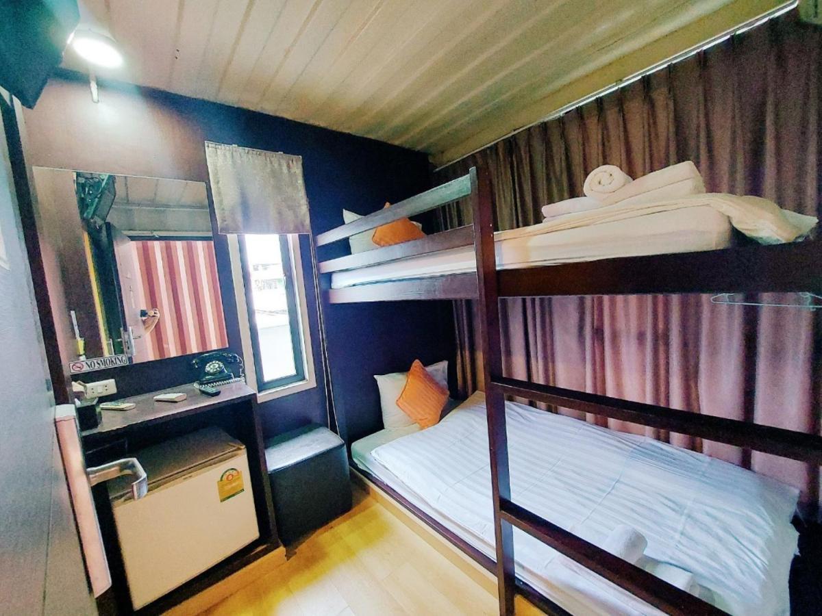 Retro Box Hotel Chumphon Esterno foto