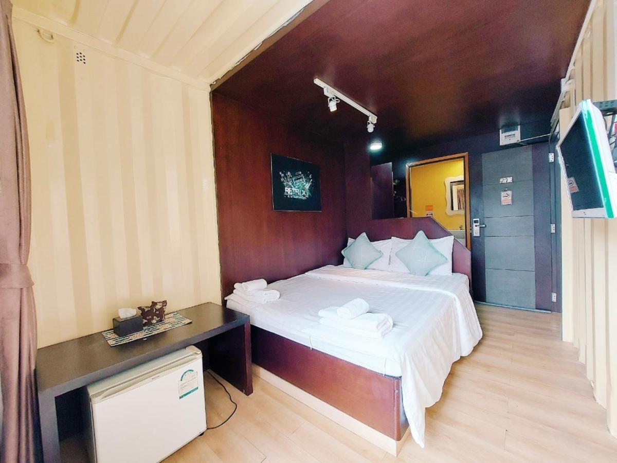 Retro Box Hotel Chumphon Esterno foto
