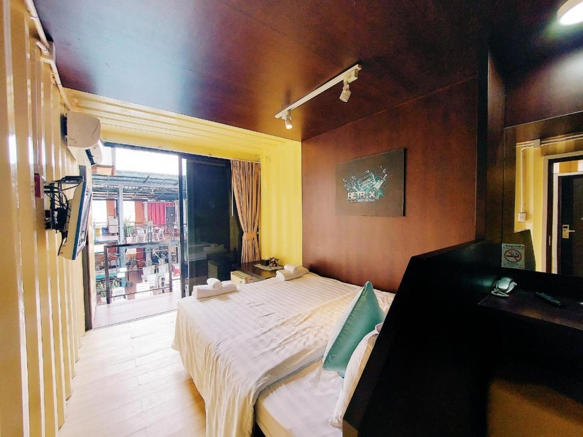 Retro Box Hotel Chumphon Esterno foto