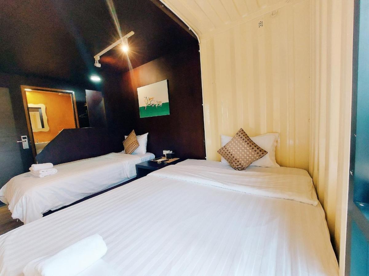 Retro Box Hotel Chumphon Esterno foto