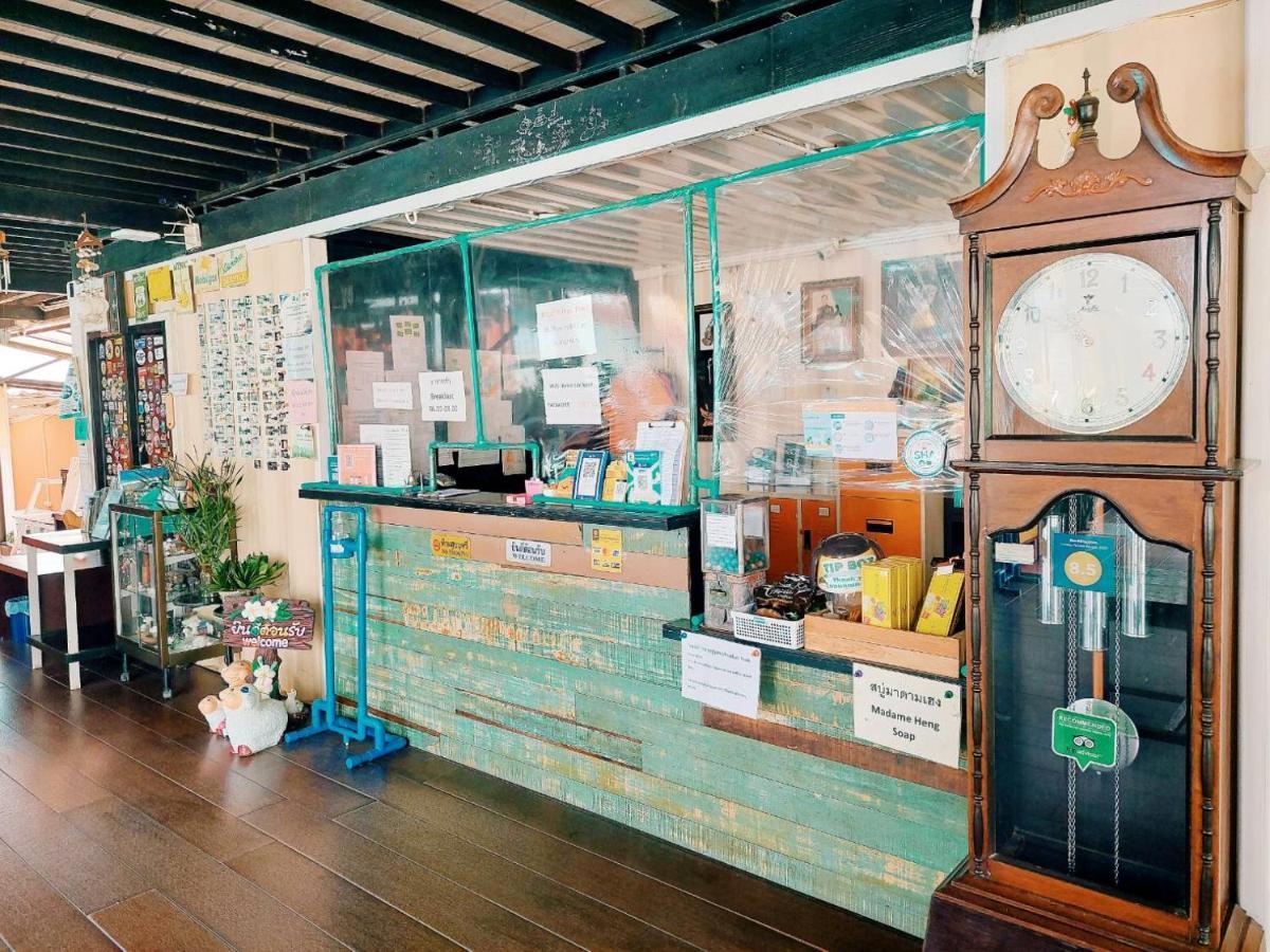 Retro Box Hotel Chumphon Esterno foto