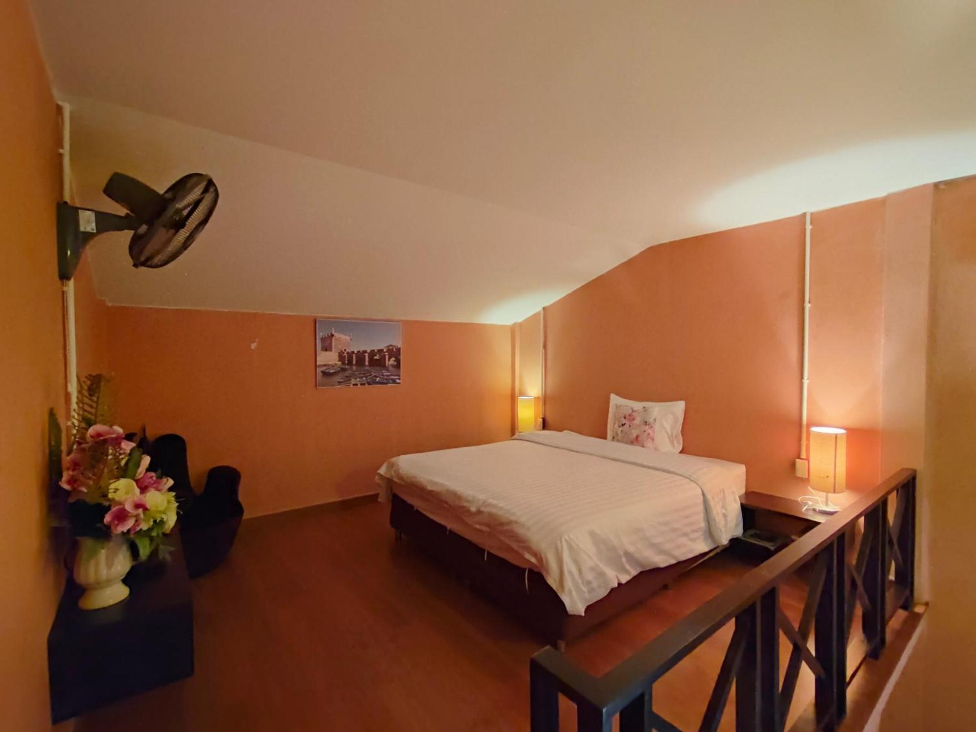 Retro Box Hotel Chumphon Esterno foto