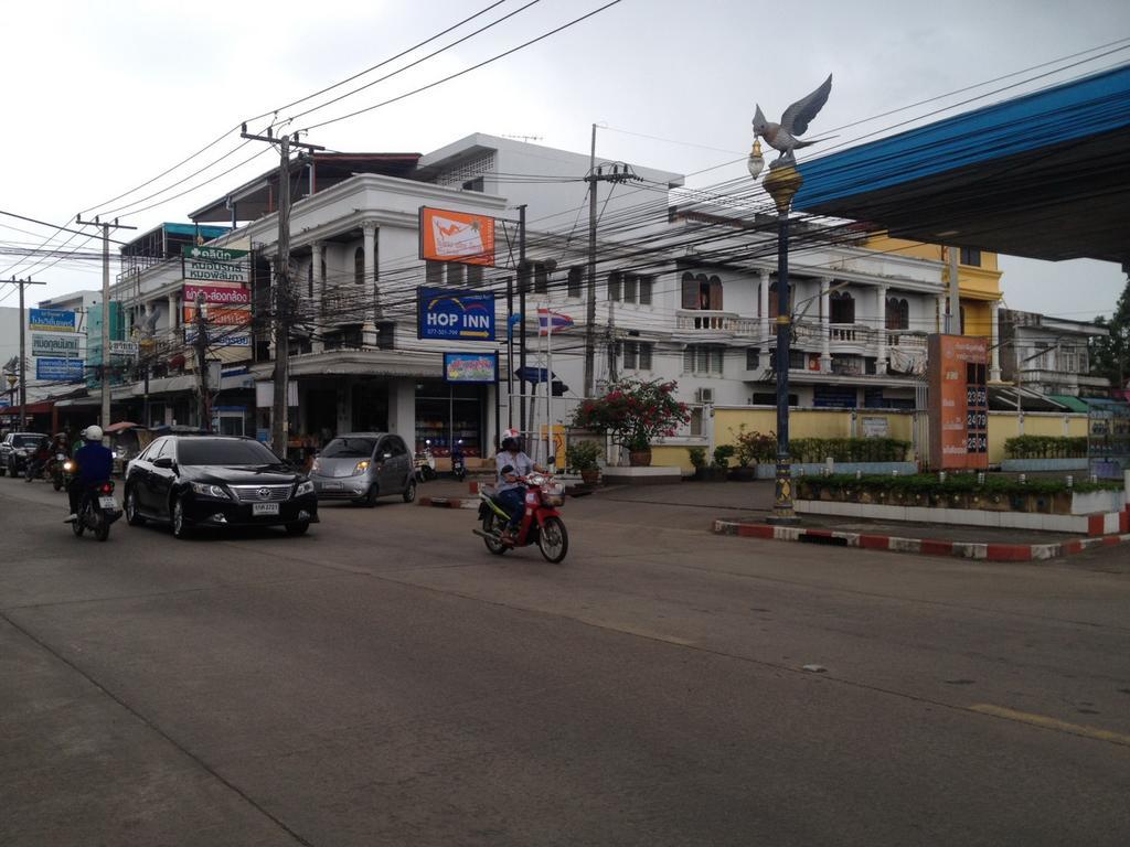 Retro Box Hotel Chumphon Esterno foto